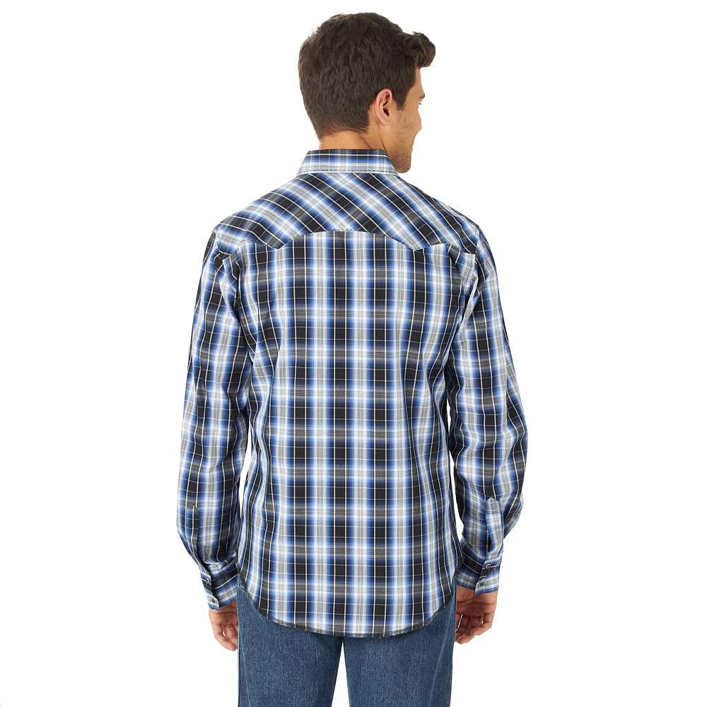 Wrangler Men's Long Sleeve Blue And Black Plaid Snap Shirt 2 Wrangler Men's Long Sleeve Blue And Black Plaid Snap Shirt - Image 2